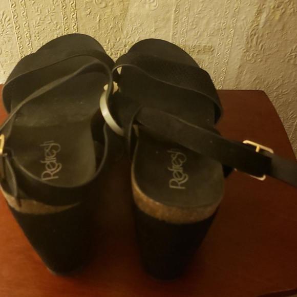 Women's sandals - Picture 3 of 4